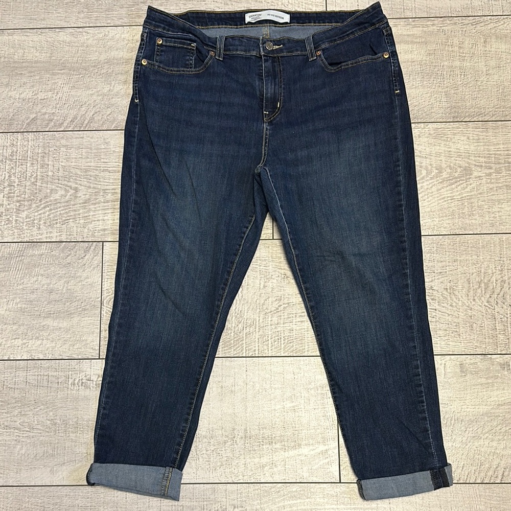 Levi Blue Ankle Cropped Jeans with Contrasting Stitching
